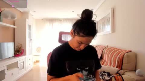 Snapshot of bella_pocahontas3 chatting on 09/15/25, 12:38 bella_pocahontas3 online show from 09/15/25, 12:38