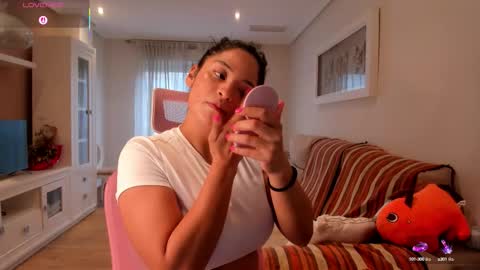 Snapshot of bella_pocahontas3 chatting on 09/29/25, 04:23 bella_pocahontas3 online show from 09/29/25, 04:23