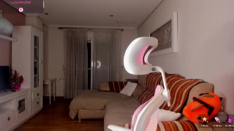 Snapshot of bella_pocahontas3 chatting on 11/06/25, 09:48 bella_pocahontas3 online show from 11/06/25, 09:48