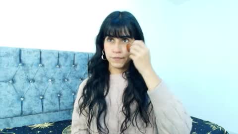 Snapshot of bella_poisonous chatting on 09/15/25, 12:54 Bella online show from 09/15/25, 12:54