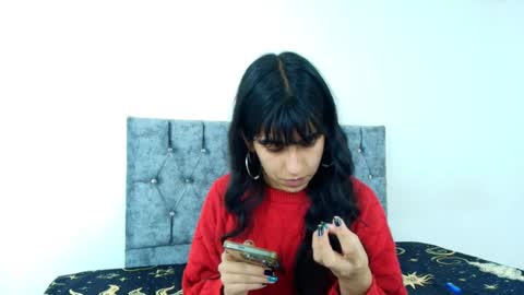 Snapshot of bella_poisonous chatting on 09/17/25, 11:06 Bella online show from 09/17/25, 11:06