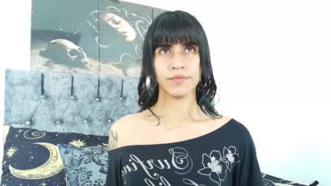 Snapshot of bella_poisonous chatting on 10/04/25, 11:25 Bella online show from 10/04/25, 11:25