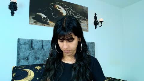 Snapshot of bella_poisonous chatting on 10/10/25, 12:31 Bella online show from 10/10/25, 12:31