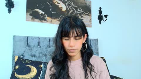 Snapshot of bella_poisonous chatting on 10/23/25, 01:16 Bella online show from 10/23/25, 01:16