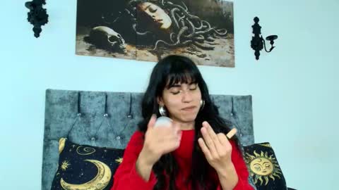 Snapshot of bella_poisonous chatting on 10/25/25, 01:13 Bella online show from 10/25/25, 01:13