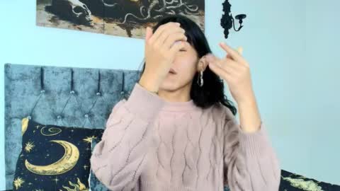 Snapshot of bella_poisonous chatting on 10/26/25, 01:11 Bella online show from 10/26/25, 01:11