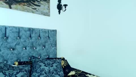 Snapshot of bella_poisonous chatting on 11/11/25, 01:05 Bella online show from 11/11/25, 01:05