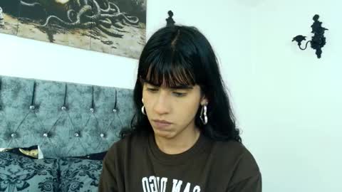 Bella online show from 12/18/25, 11:22