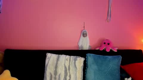 Snapshot of bella_ponce1 chatting on 10/14/25, 02:51 Bella Ponce  online show from 10/14/25, 02:51