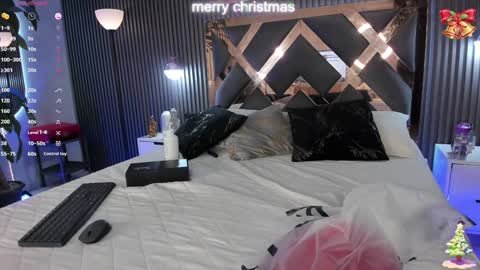 Snapshot of bella_raiderr chatting on 12/27/24, 03:31 isabella online show from 12/27/24, 03:31