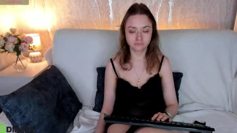 Snapshot of bella_ramsi chatting on 04/09/26, 06:19 Linda Bella online show from 04/09/26, 06:19