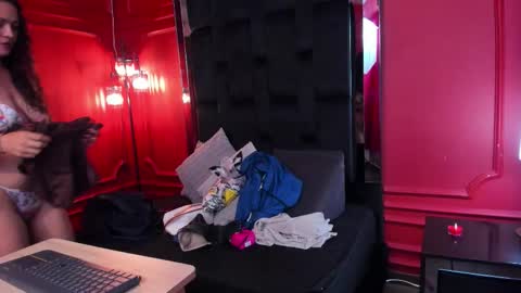 Bella Riviera online show from 02/26/26, 07:46