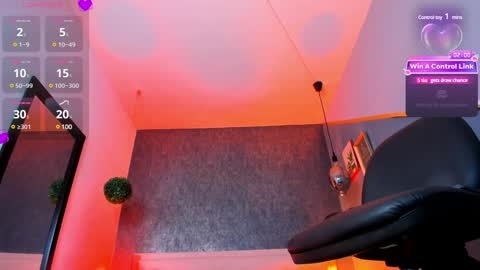 Snapshot of bella_salvatore chatting on 12/14/24, 08:29 online show from 12/14/24, 08:29