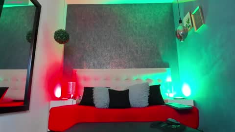 Snapshot of bella_salvatore chatting on 01/09/25, 01:29 online show from 01/09/25, 01:29