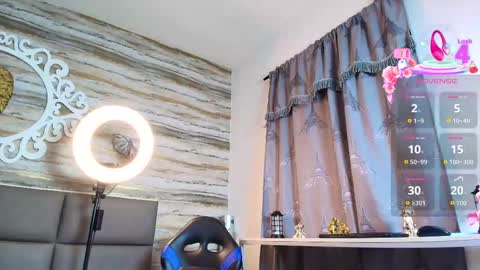 Snapshot of bella_salvatore chatting on 09/12/25, 03:01 online show from 09/12/25, 03:01