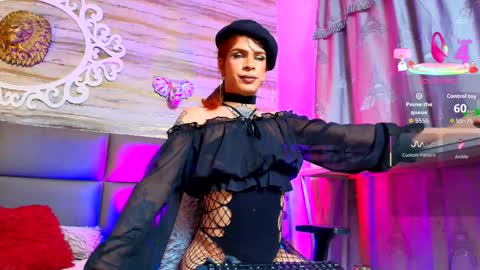 Snapshot of bella_salvatore chatting on 09/28/25, 05:51 online show from 09/28/25, 05:51