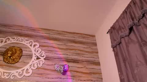 Snapshot of bella_salvatore chatting on 10/04/25, 02:37 online show from 10/04/25, 02:37