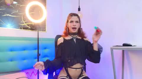 Snapshot of bella_salvatore chatting on 11/27/25, 08:22 online show from 11/27/25, 08:22