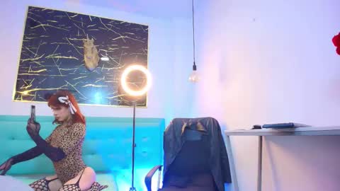 Snapshot of bella_salvatore chatting on 12/04/25, 08:28 online show from 12/04/25, 08:28