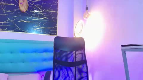 Snapshot of bella_salvatore chatting on 12/20/25, 10:17 online show from 12/20/25, 10:17