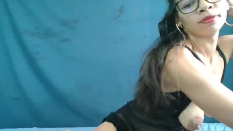bella_sexy99 online show from 02/06/25, 11:54