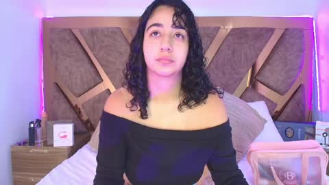 Bella Swwan  online show from 04/11/26, 02:43