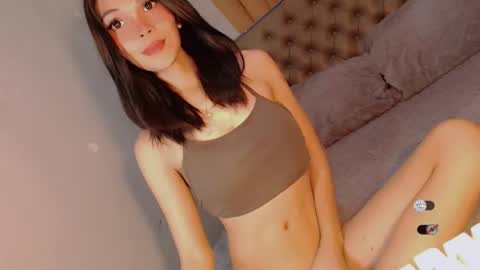 Snapshot of bella_tara chatting on 02/18/26, 01:12 Bella online show from 02/18/26, 01:12