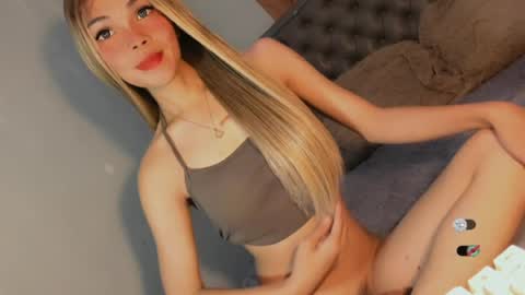 Snapshot of bella_tara chatting on 06/12/26, 03:38 Bella online show from 06/12/26, 03:38