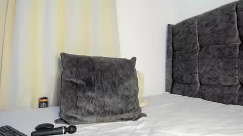 Bella sweetpea online show from 11/22/25, 09:14