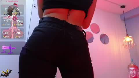 Snapshot of bella_thix chatting on 12/10/24, 02:48 Bella online show from 12/10/24, 02:48