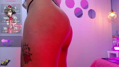 Snapshot of bella_thix chatting on 12/19/24, 02:45 Bella online show from 12/19/24, 02:45