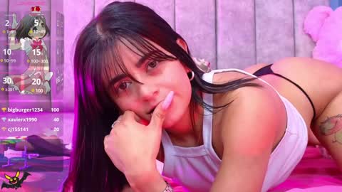 Snapshot of bella_thix chatting on 12/19/24, 05:51 Bella online show from 12/19/24, 05:51