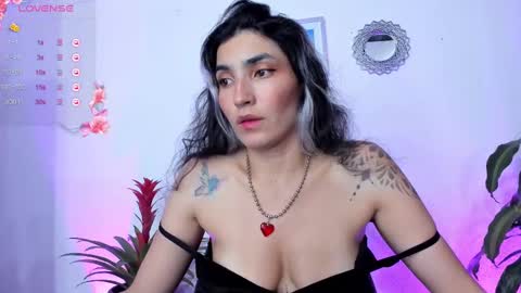 Snapshot of bella_thorne3 chatting on 02/20/25, 11:21 Bella online show from 02/20/25, 11:21