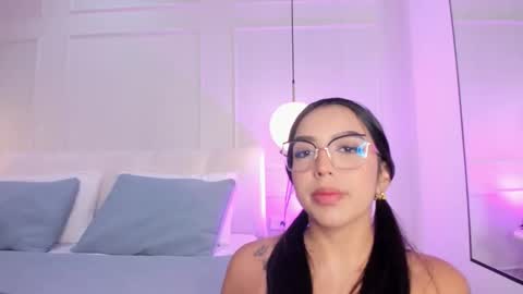  B E L L A   online show from 03/02/26, 08:37