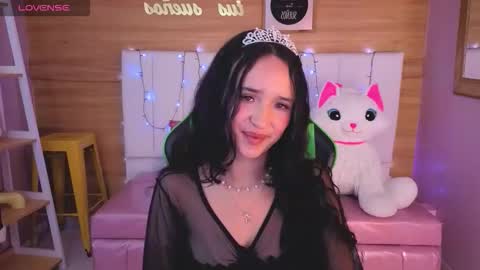 Snapshot of bella_vibes_s chatting on 03/11/26, 12:44 Bella online show from 03/11/26, 12:44