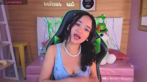 Snapshot of bella_vibes_s chatting on 03/20/26, 12:54 Bella online show from 03/20/26, 12:54