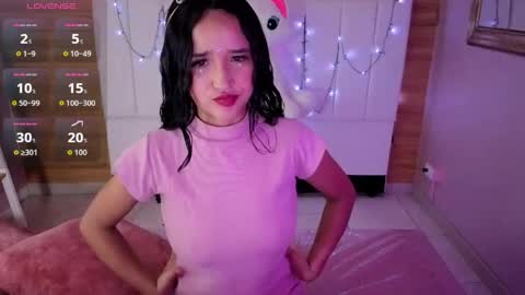 Snapshot of bella_vibes_s chatting on 04/09/26, 12:54 Bella online show from 04/09/26, 12:54