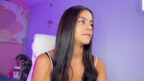 Snapshot of bella_walker_ chatting on 09/12/25, 08:09 BELLA online show from 09/12/25, 08:09