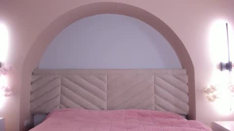 Snapshot of bella_williiams_ chatting on 03/22/26, 12:19 Bella online show from 03/22/26, 12:19