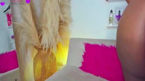 Snapshot of bellaadajud chatting on 03/02/25, 10:16 Bella Dajud online show from 03/02/25, 10:16