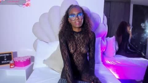 Snapshot of bellaadajud chatting on 09/25/25, 09:35 Bella Dajud online show from 09/25/25, 09:35