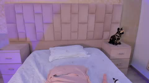 bellaastorm online show from 02/13/25, 04:17