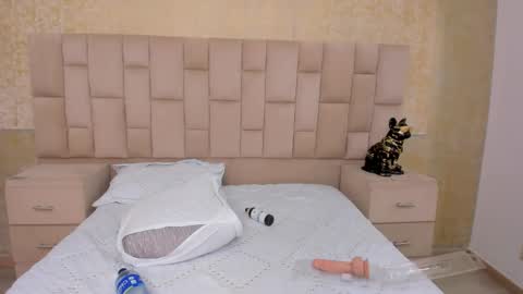 bellaastorm online show from 02/19/25, 05:27