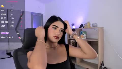 bellaastorm online show from 09/16/25, 01:56