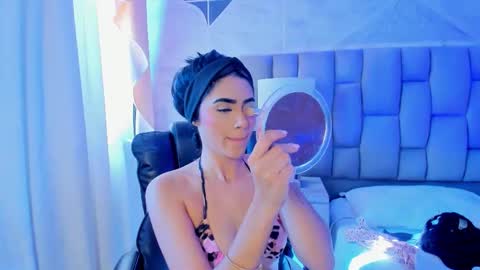 bellaastorm online show from 10/17/25, 08:22