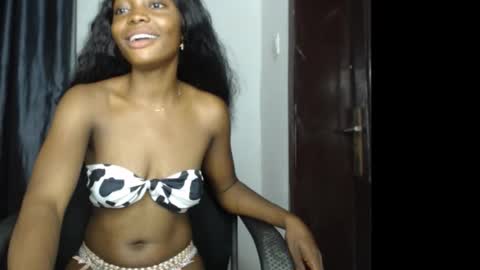 Snapshot of bellababy6 chatting on 10/18/25, 05:35 bella online show from 10/18/25, 05:35