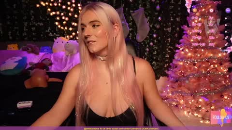 Snapshot of bellabearts chatting on 12/29/24, 01:56 Bellalunabear trans   JadePlant Cis online show from 12/29/24, 01:56
