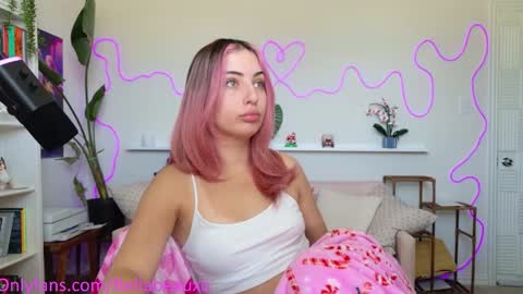 Snapshot of bellabeauu chatting on 03/26/26, 05:51 bella beau online show from 03/26/26, 05:51