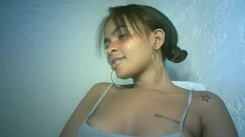 Snapshot of bellabeltra chatting on 12/13/24, 05:27 Bella online show from 12/13/24, 05:27