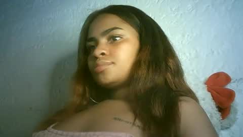 Snapshot of bellabeltra chatting on 12/15/24, 07:24 Bella online show from 12/15/24, 07:24